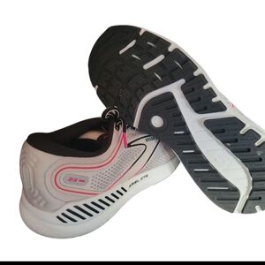 Brooks Women's Athletic Shoes - White and Pink